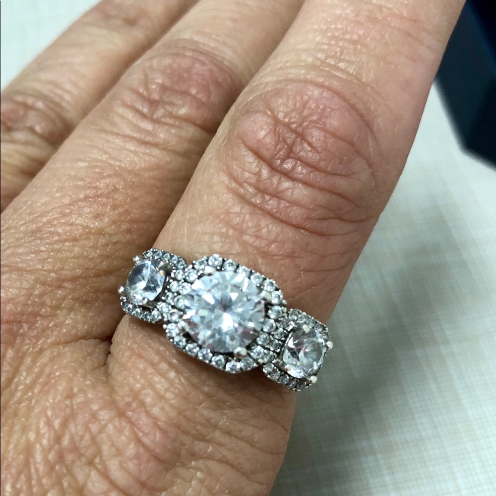 Simulated Diamond Ring. - image 2